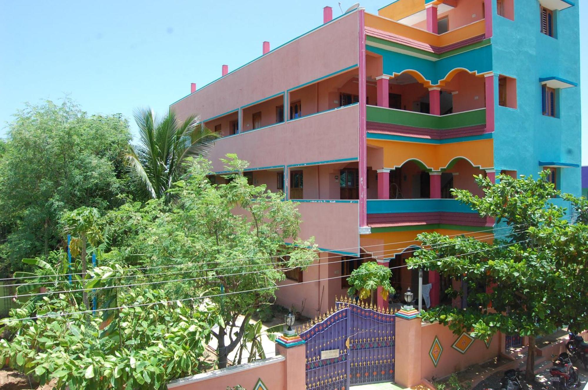 Rainbow Guest House Tiruvannāmalai Exterior photo