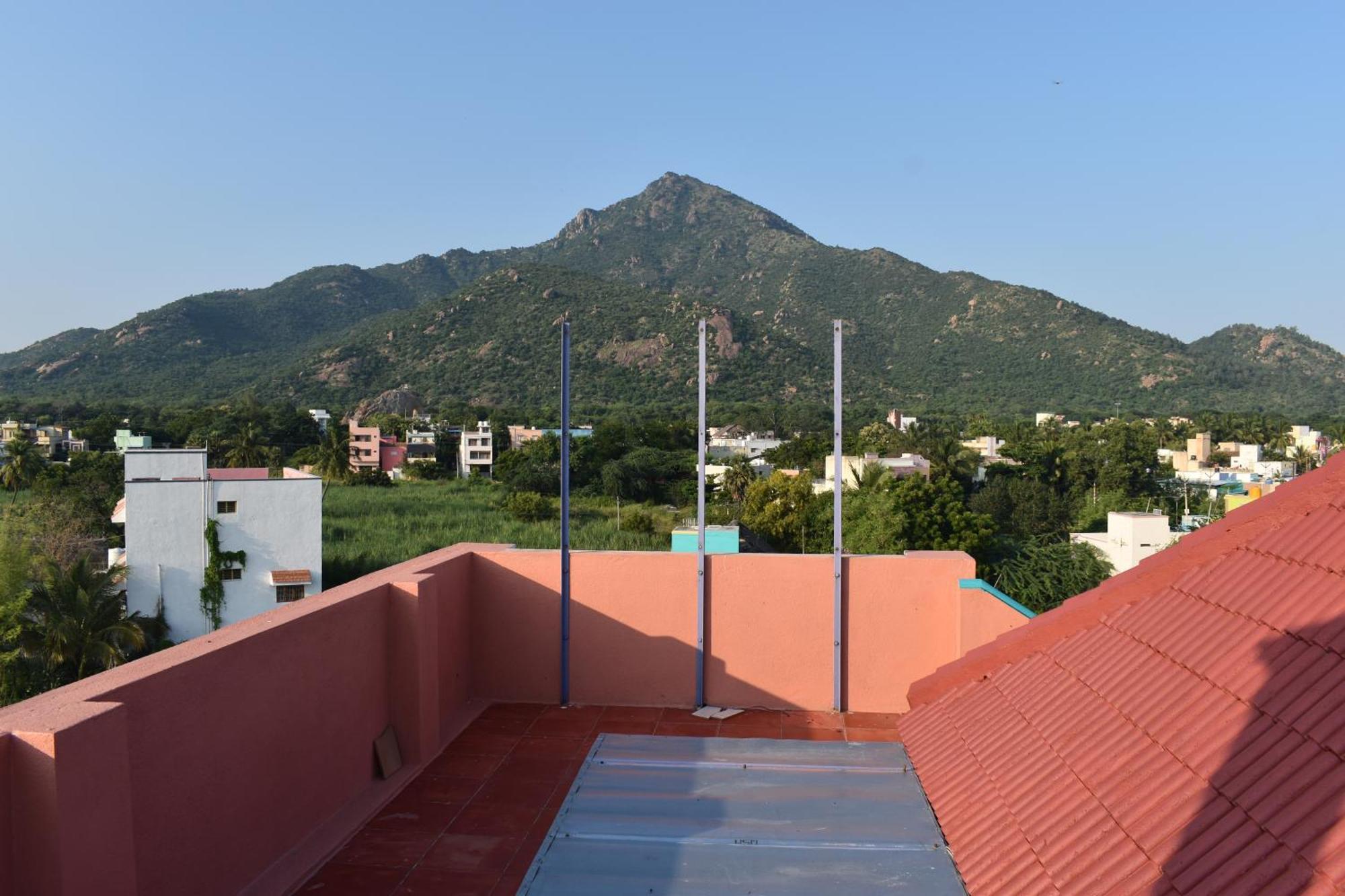 Rainbow Guest House Tiruvannāmalai Exterior photo