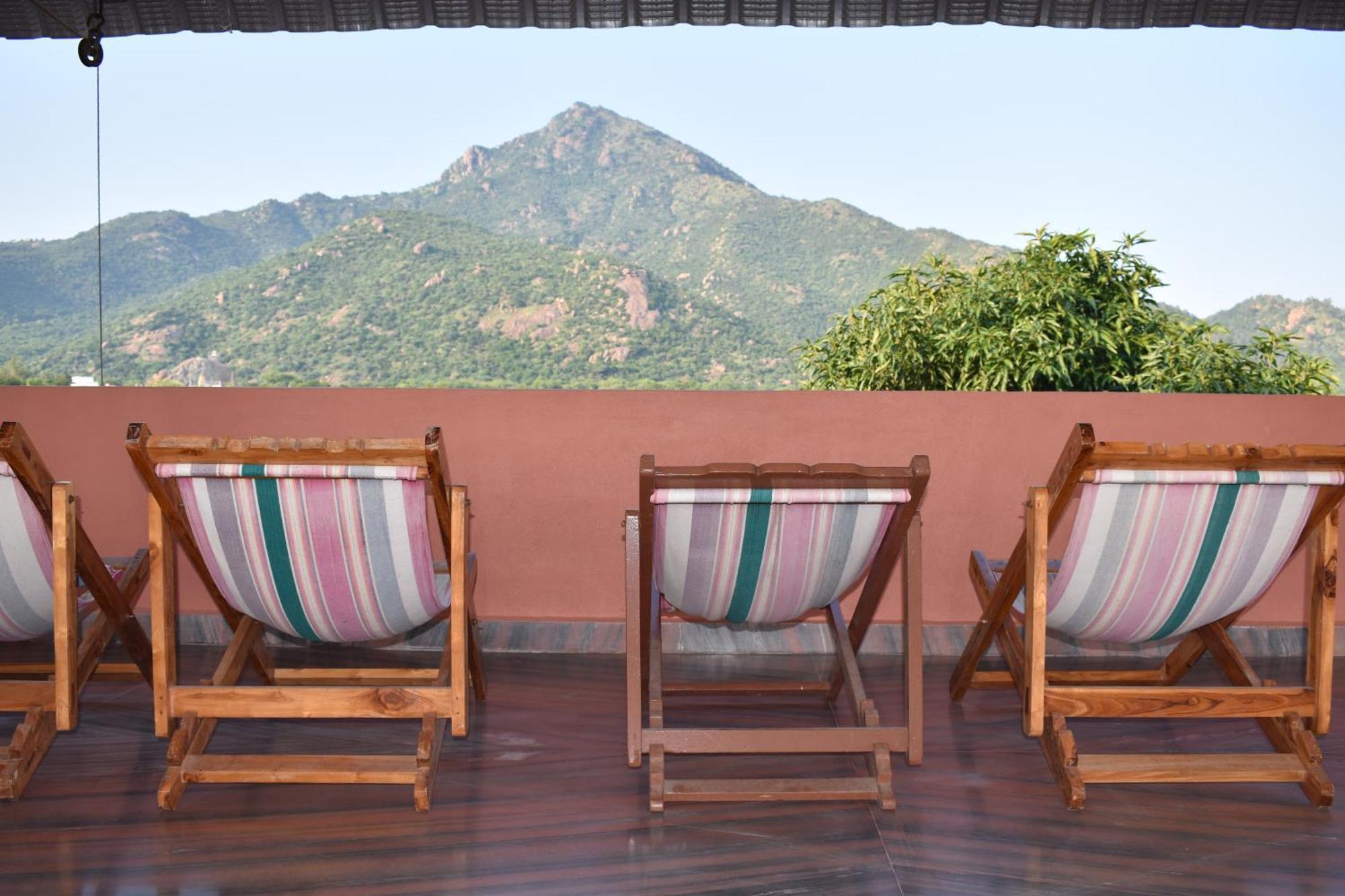 Rainbow Guest House Tiruvannāmalai Exterior photo