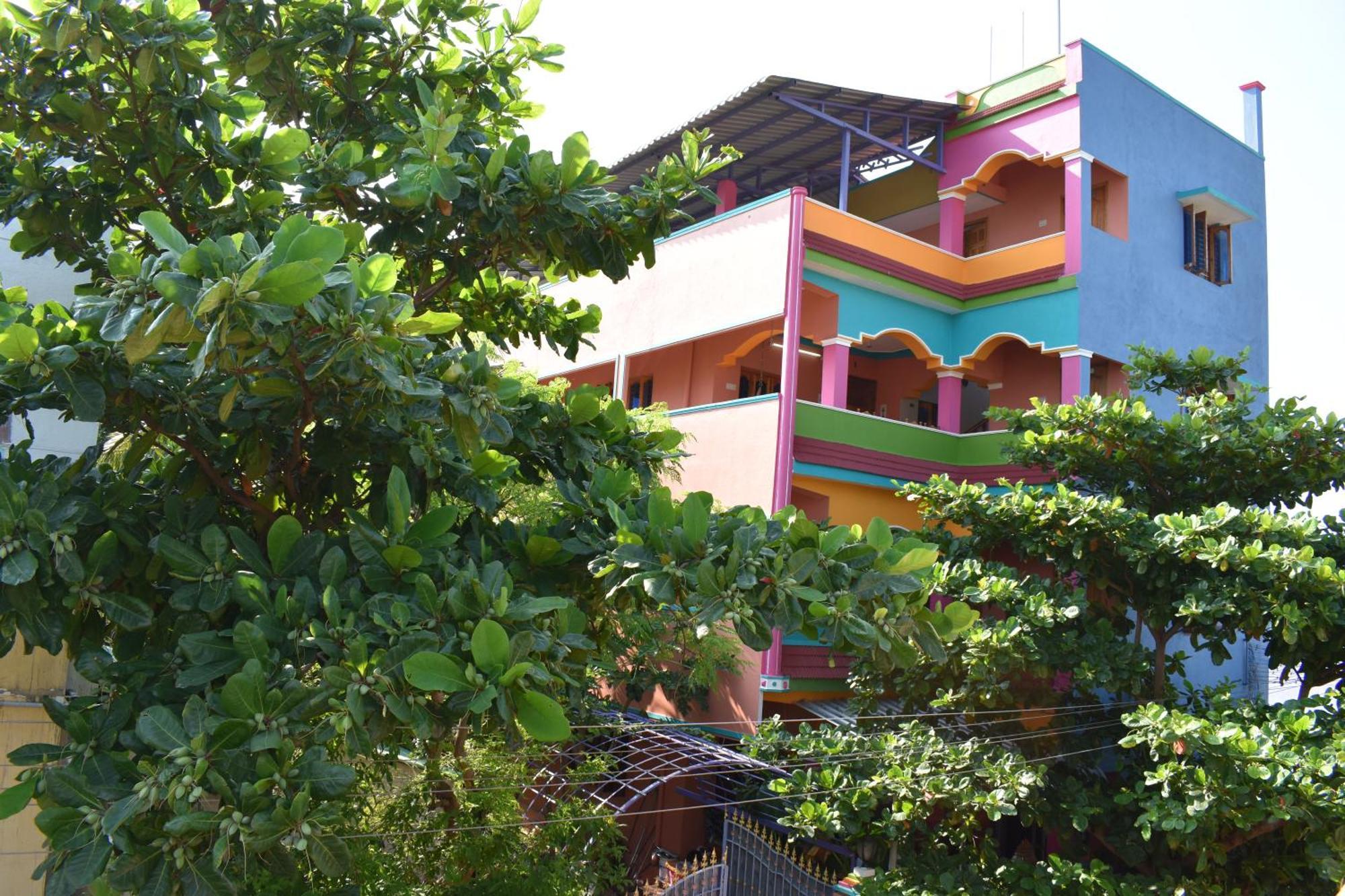 Rainbow Guest House Tiruvannāmalai Exterior photo
