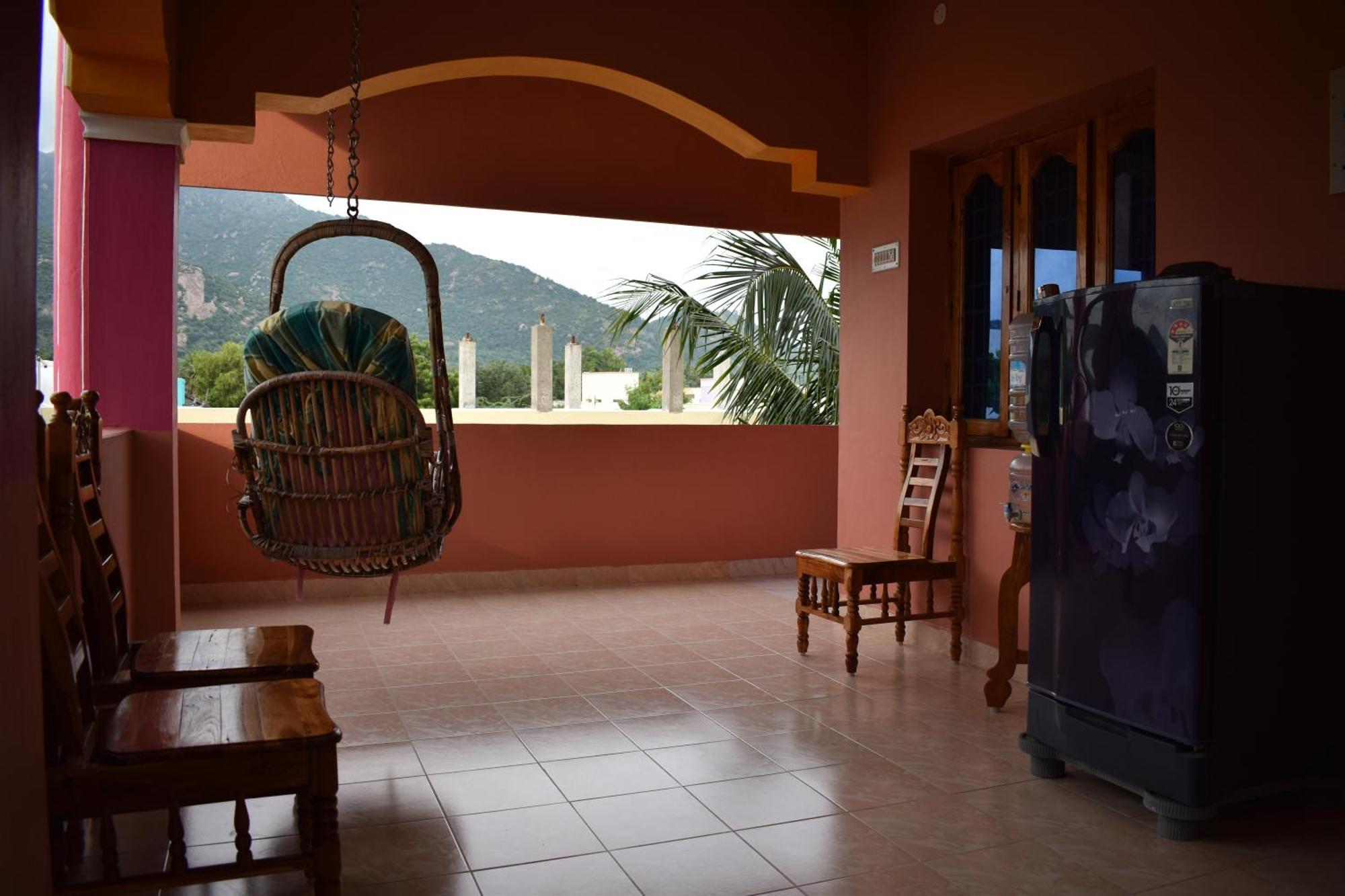 Rainbow Guest House Tiruvannāmalai Exterior photo