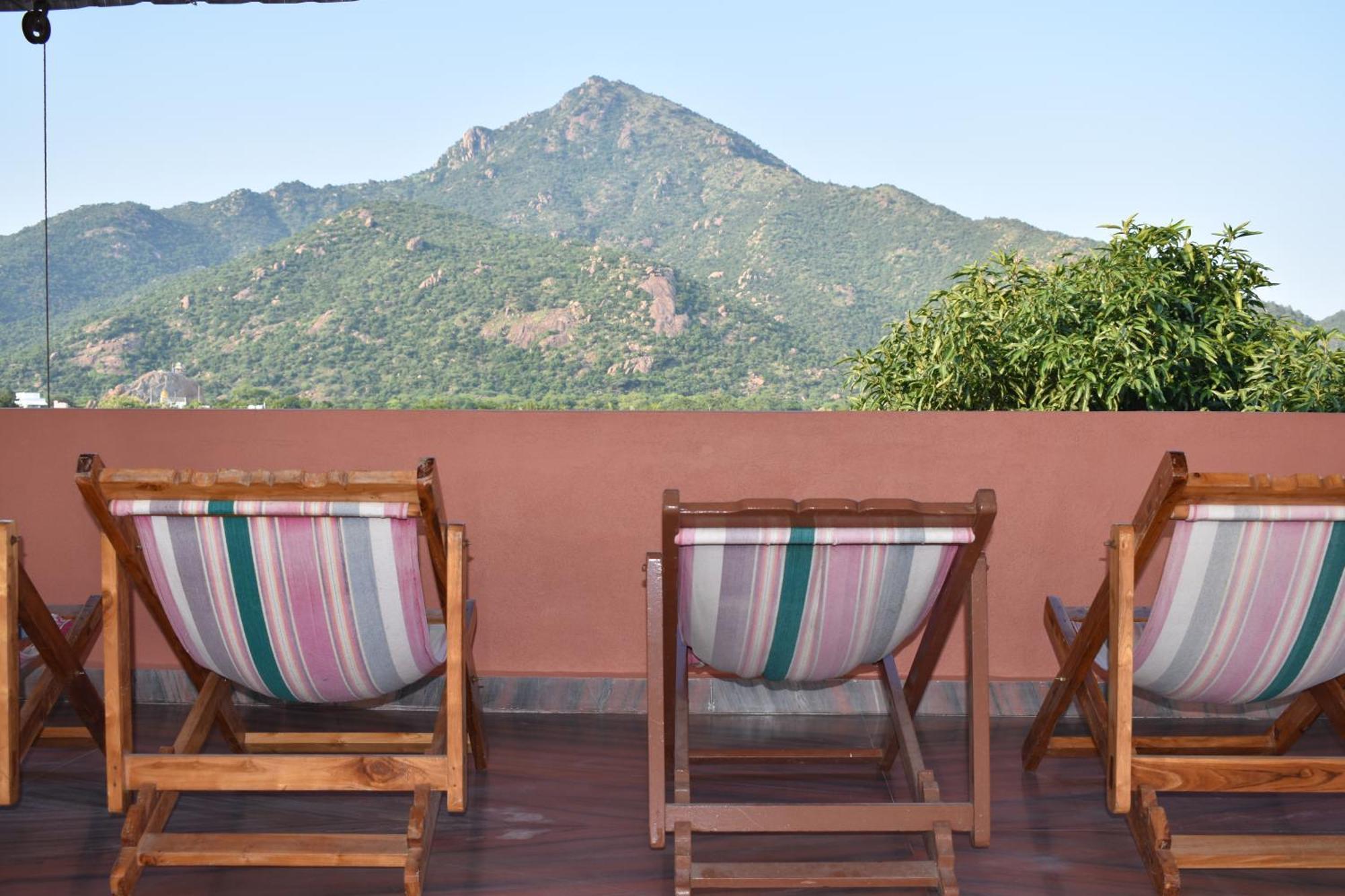 Rainbow Guest House Tiruvannāmalai Exterior photo