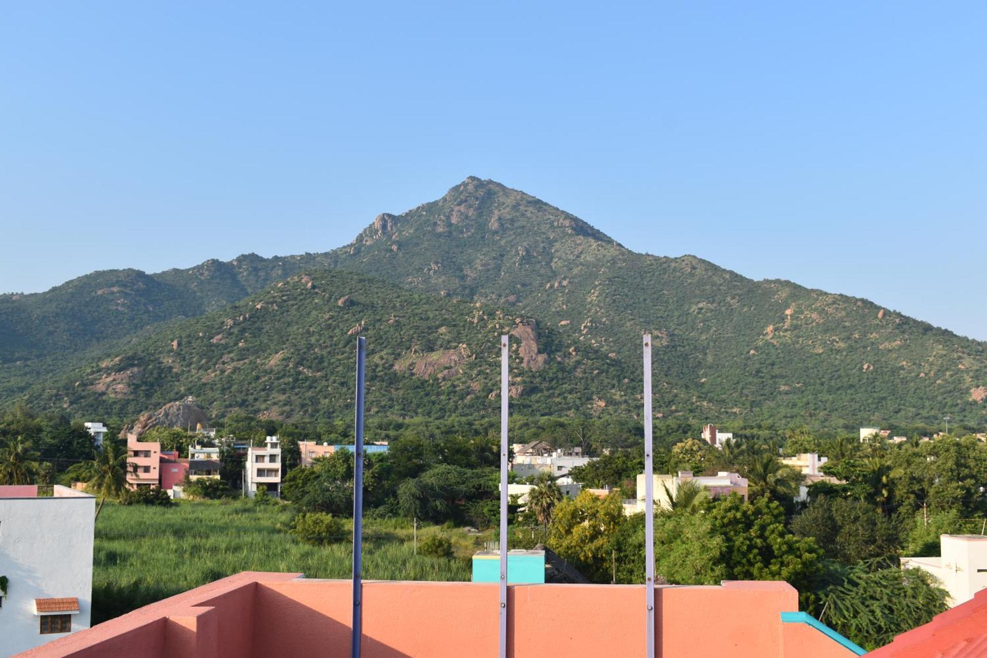 Rainbow Guest House Tiruvannāmalai Exterior photo
