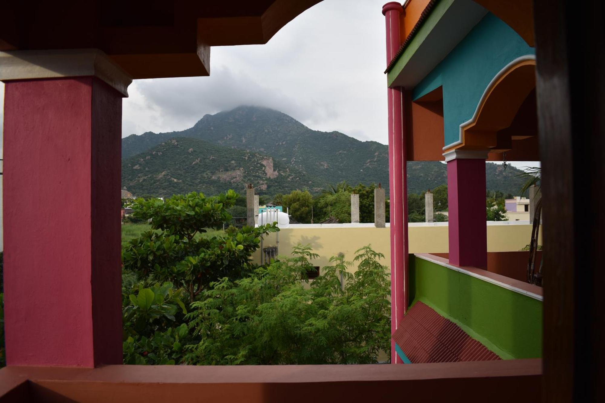 Rainbow Guest House Tiruvannāmalai Exterior photo
