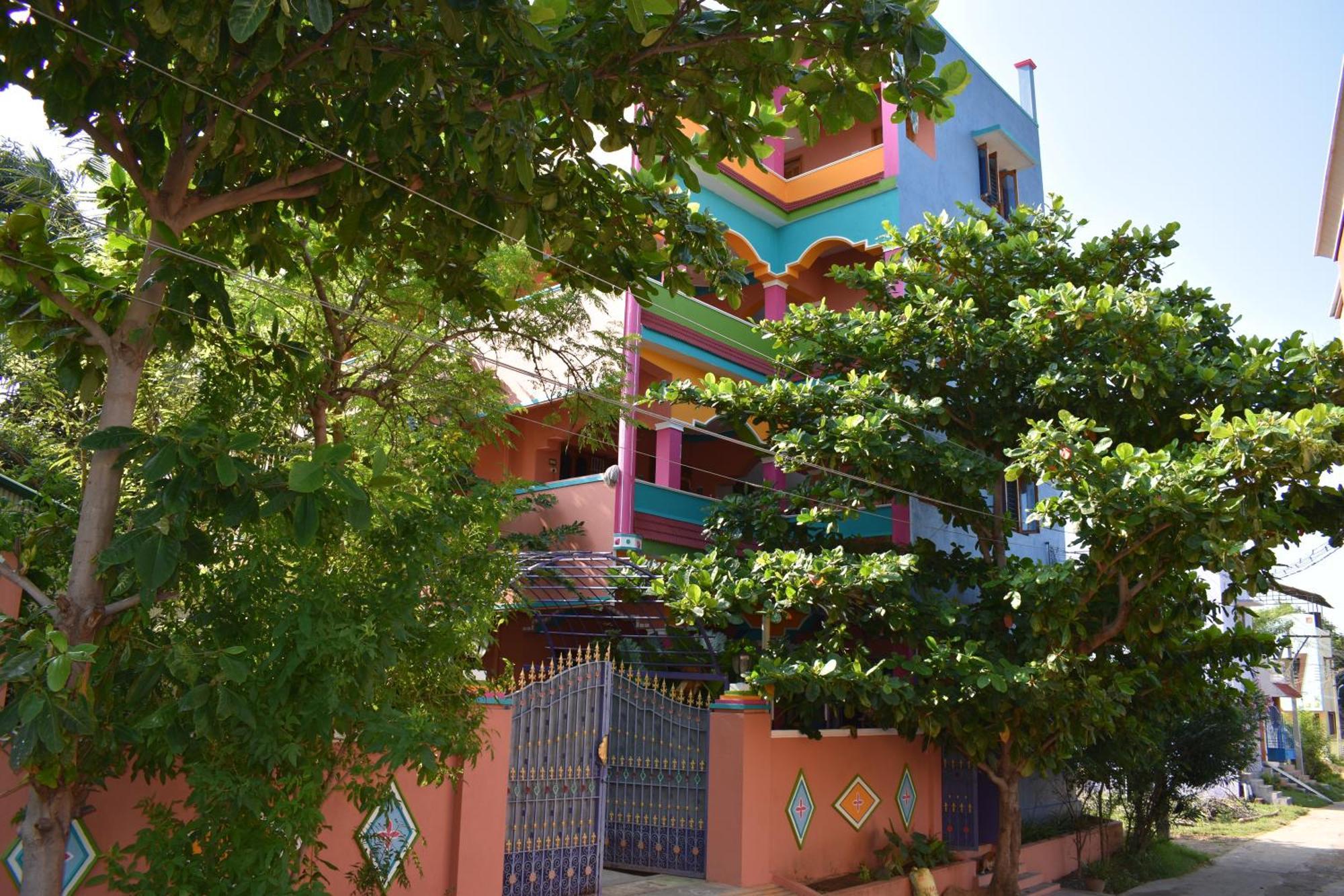 Rainbow Guest House Tiruvannāmalai Exterior photo
