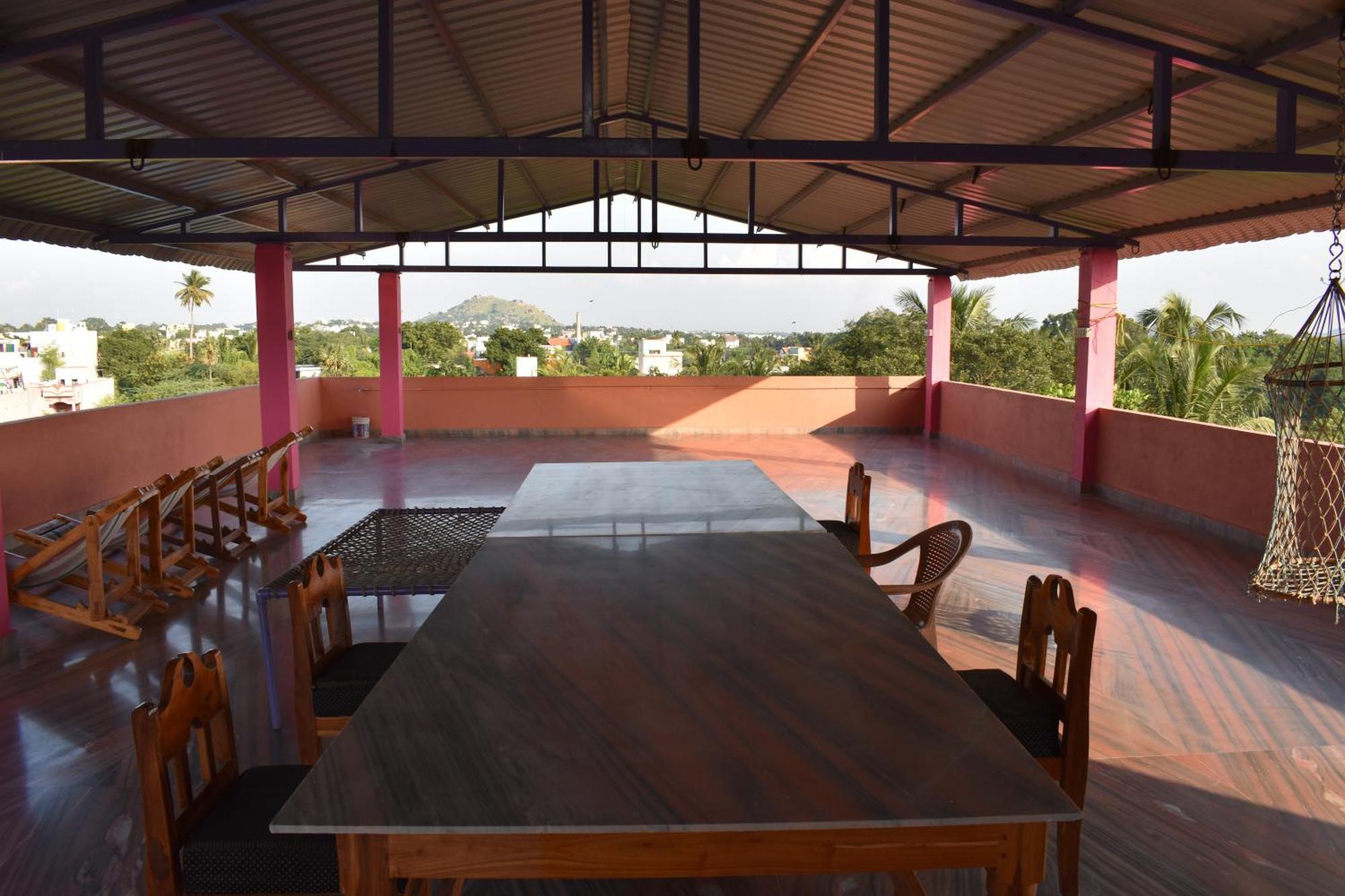 Rainbow Guest House Tiruvannāmalai Exterior photo