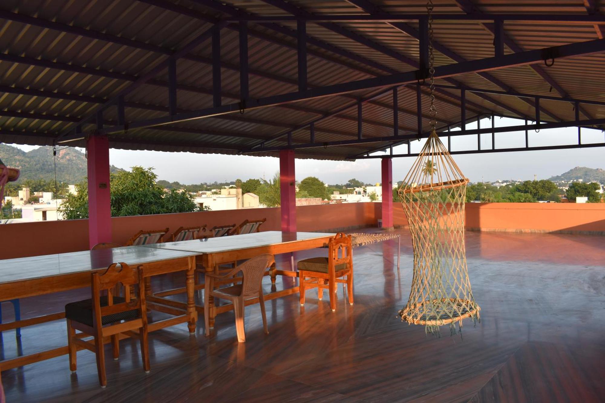 Rainbow Guest House Tiruvannāmalai Exterior photo