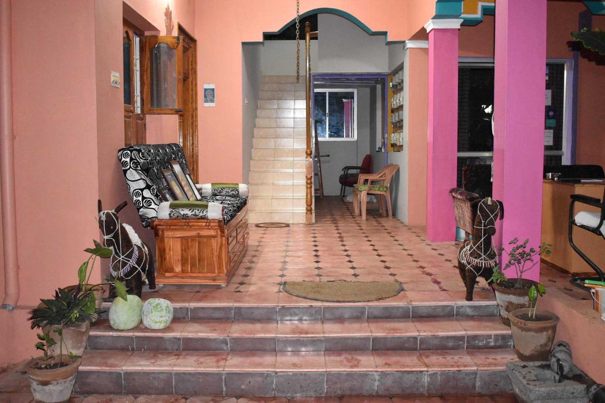 Rainbow Guest House Tiruvannāmalai Exterior photo