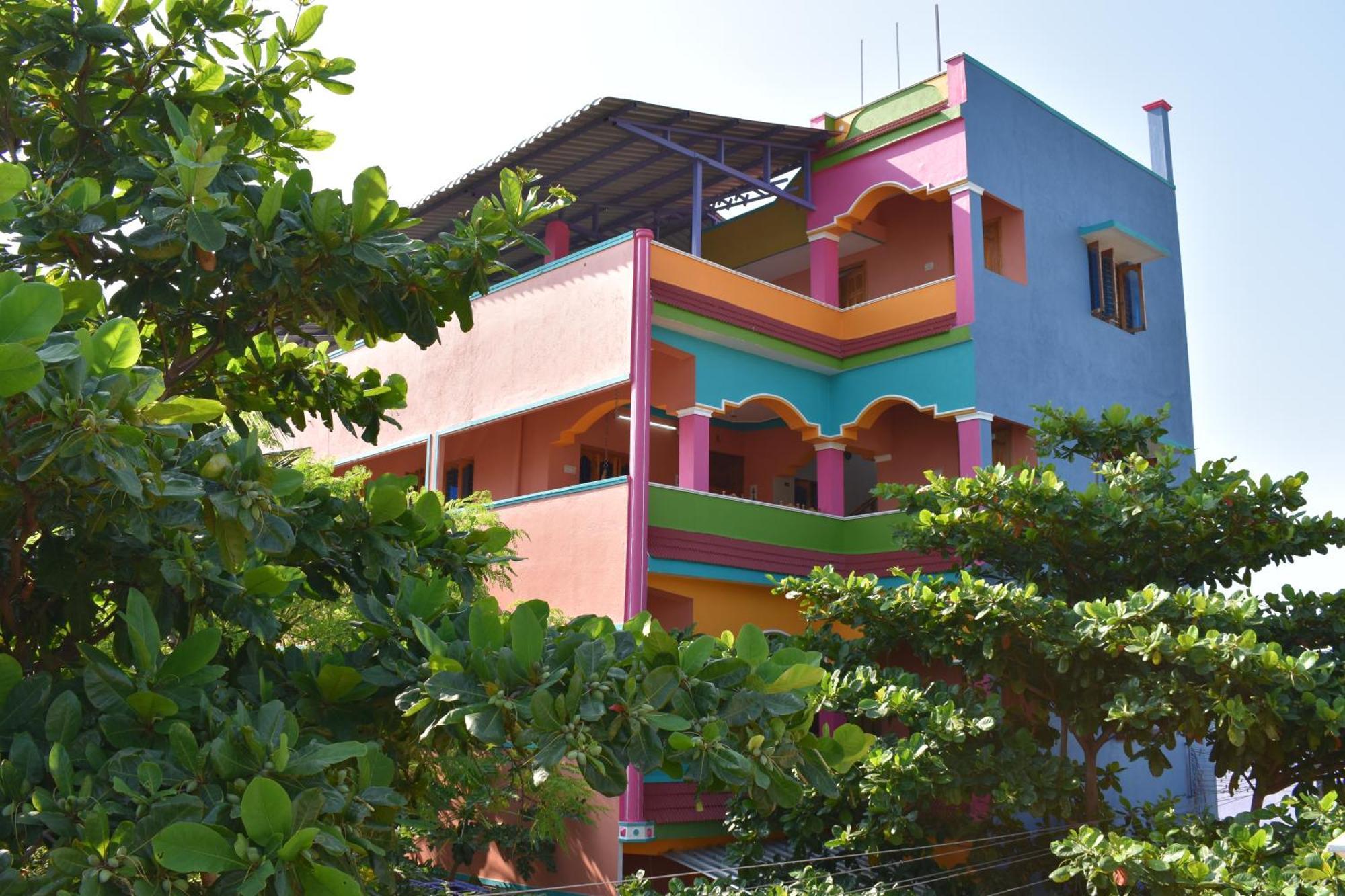 Rainbow Guest House Tiruvannāmalai Exterior photo