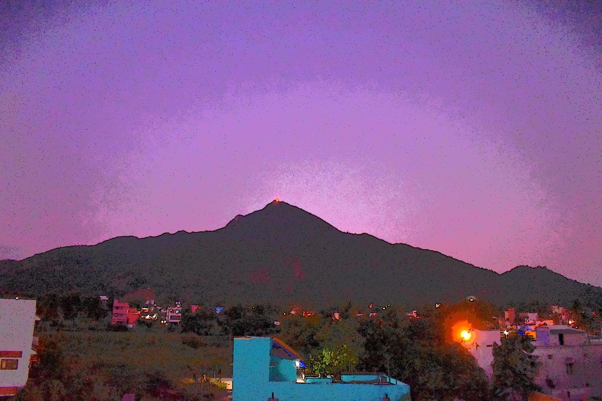 Rainbow Guest House Tiruvannāmalai Exterior photo